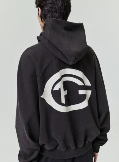 Classic Half Raglan Hoodie for Minimalist Streetwear Comfort